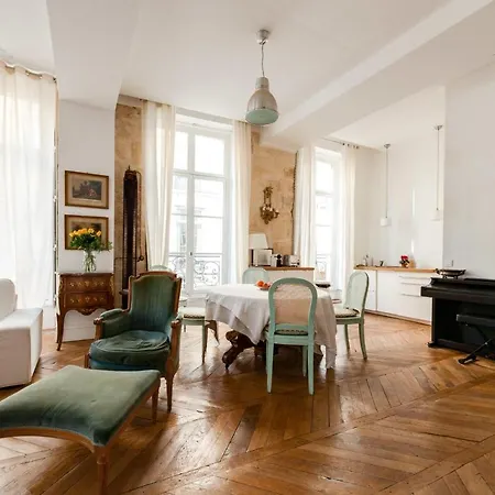 Hostnfly - Beautiful Designer With A Stamp - Marais *