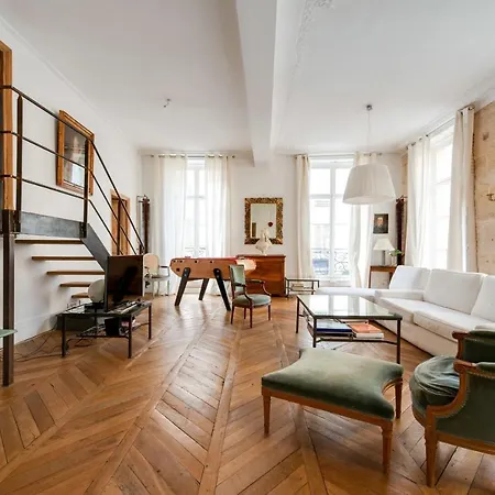 Hostnfly - Beautiful Designer With A Stamp - Marais *